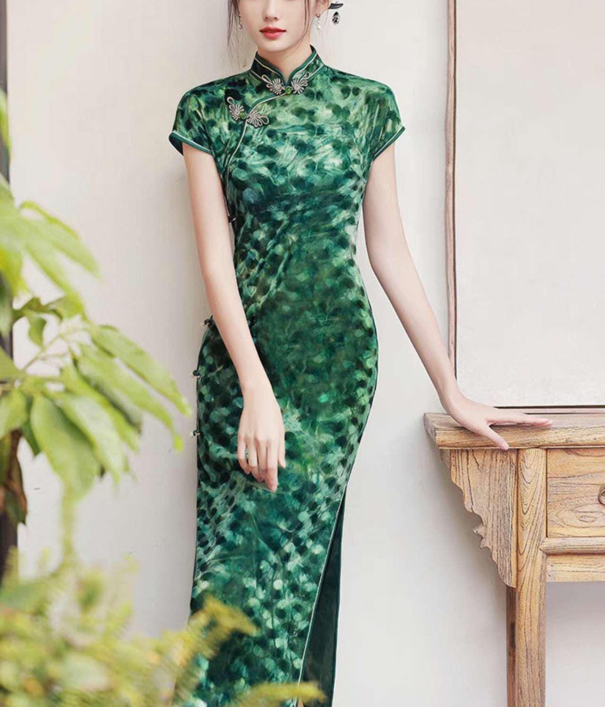 Women's Green Vintage Velvet Qipao Cheongsam Dress – additional product view