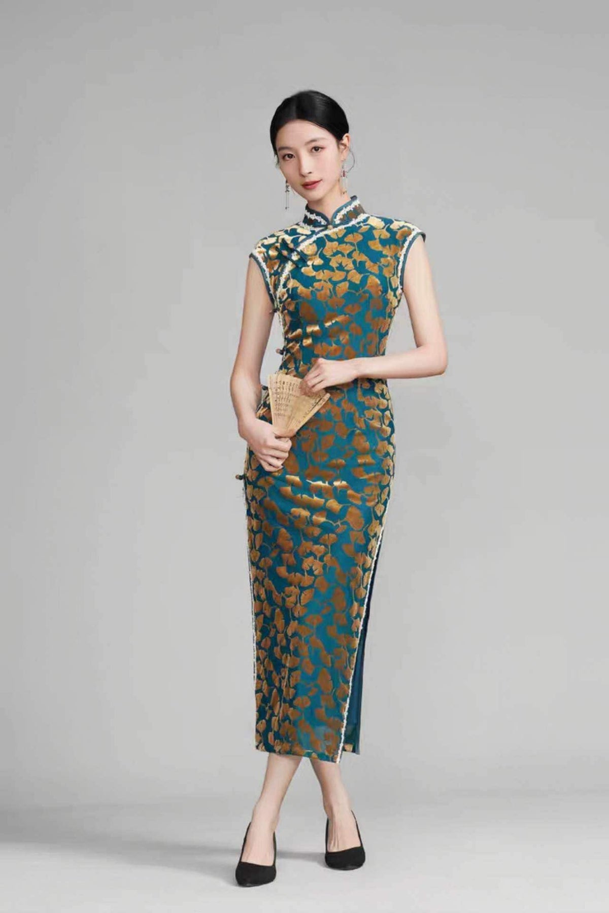 Women's Green Floral Velvet Qipao Cheongsam Dress – Embroidered