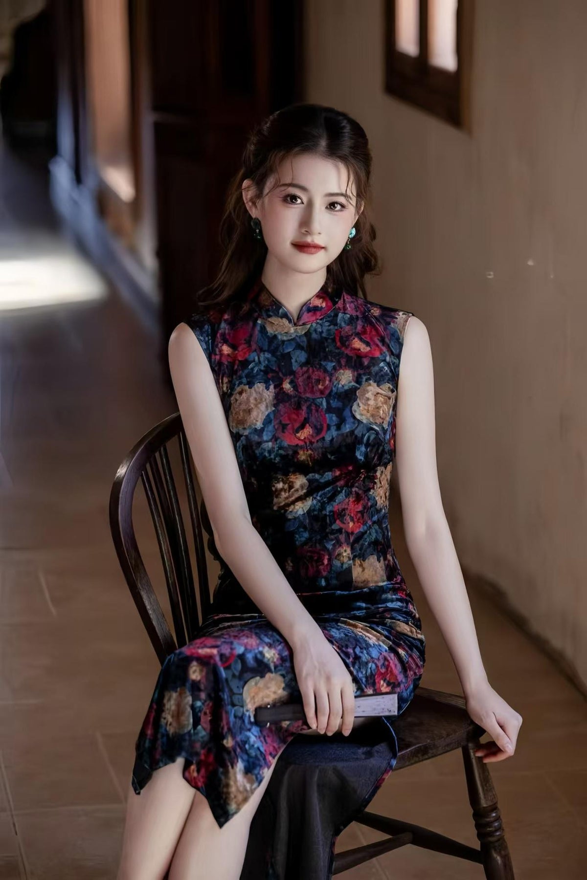 Women's Floral Velvet Qipao Cheongsam Dress – Embroidered Sleeveless Midi – additional product view