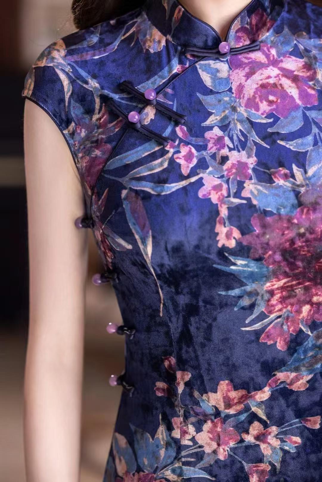 Women's Blue Floral Velvet Qipao Cheongsam Dress – Maxi – additional product view