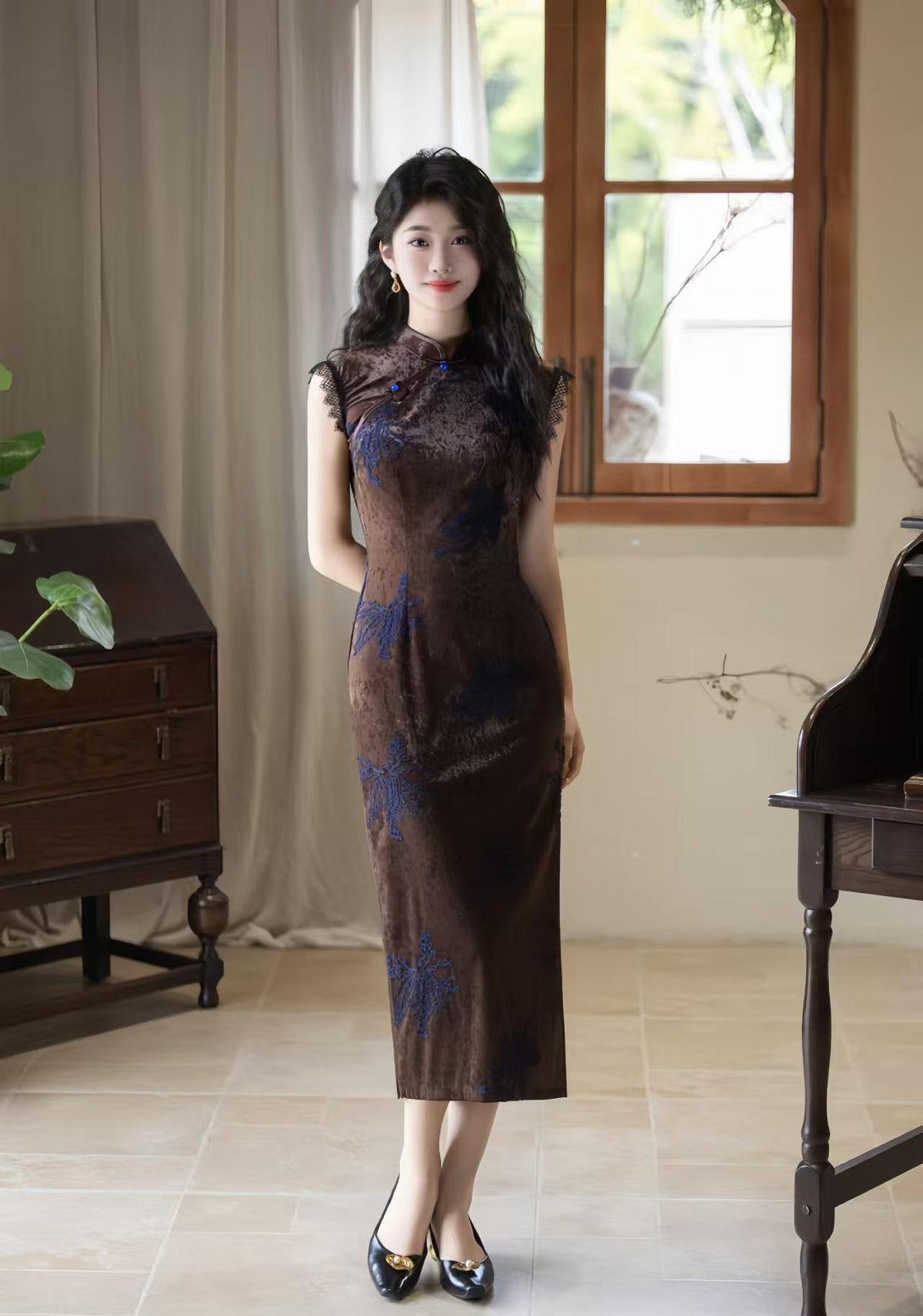 Women's Blue Embroidered Velvet Qipao Cheongsam Dress – Midi – additional product view