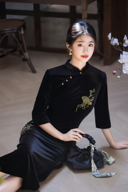 Women's Black Floral Velvet Qipao Cheongsam Dress – Floral Embroidery Midi – additional product view