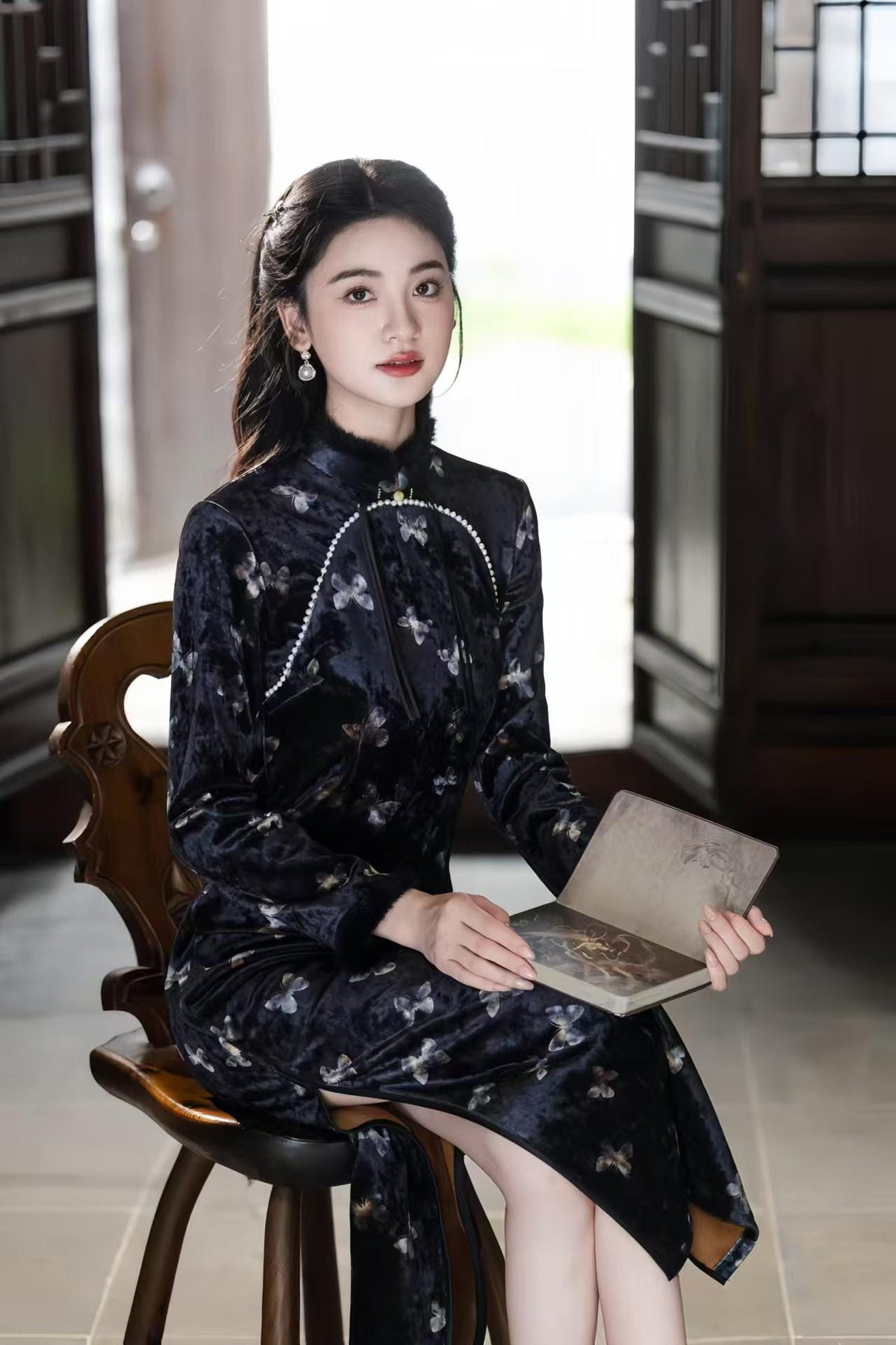 Women's Blue Vintage Velvet Qipao Cheongsam Dress – Butterfly Fall Winter – additional product view