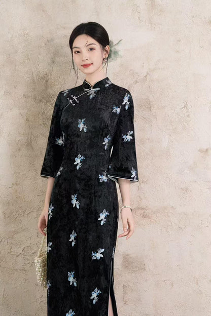 Women's Black Embroidered Velvet Qipao Cheongsam Dress – additional product view