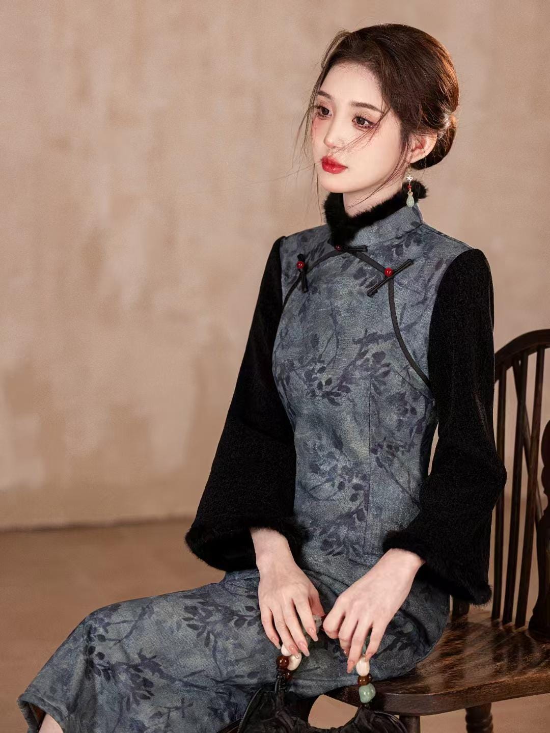 Women's Vintage Silk Qipao Cheongsam Dress – Gray Printed Long Sleeve High Collar – additional product view