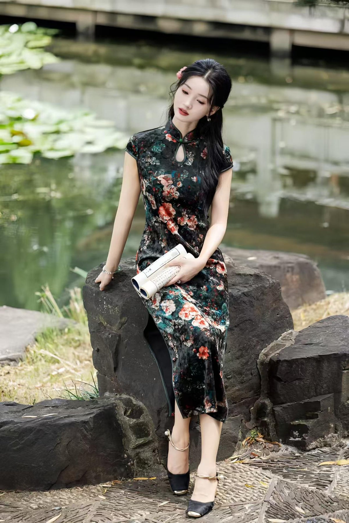 Women's Black Floral Velvet Qipao Cheongsam Dress – additional product view