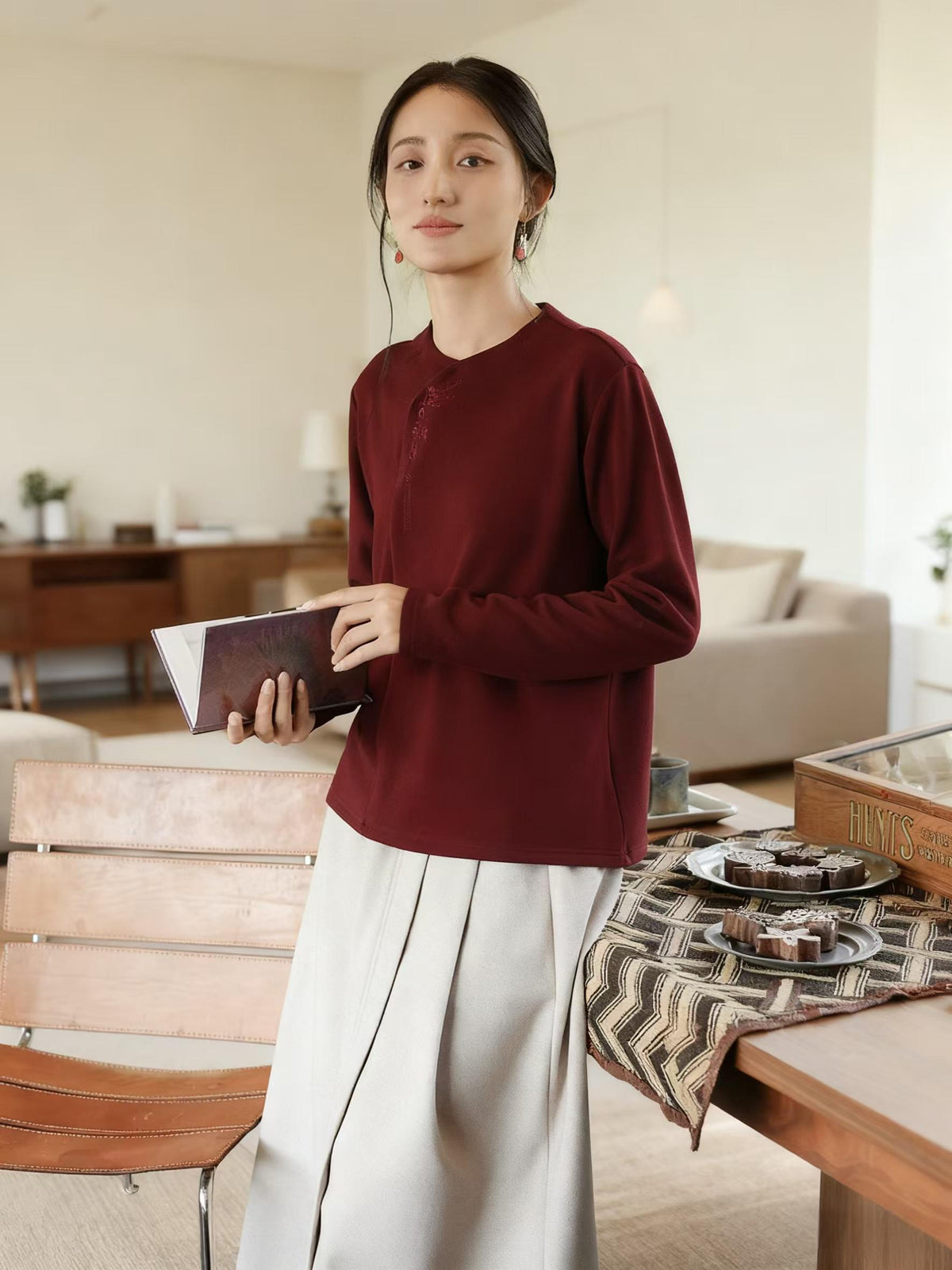 Women's Embroidered Chinese Style Blouse – High Collar – additional product view