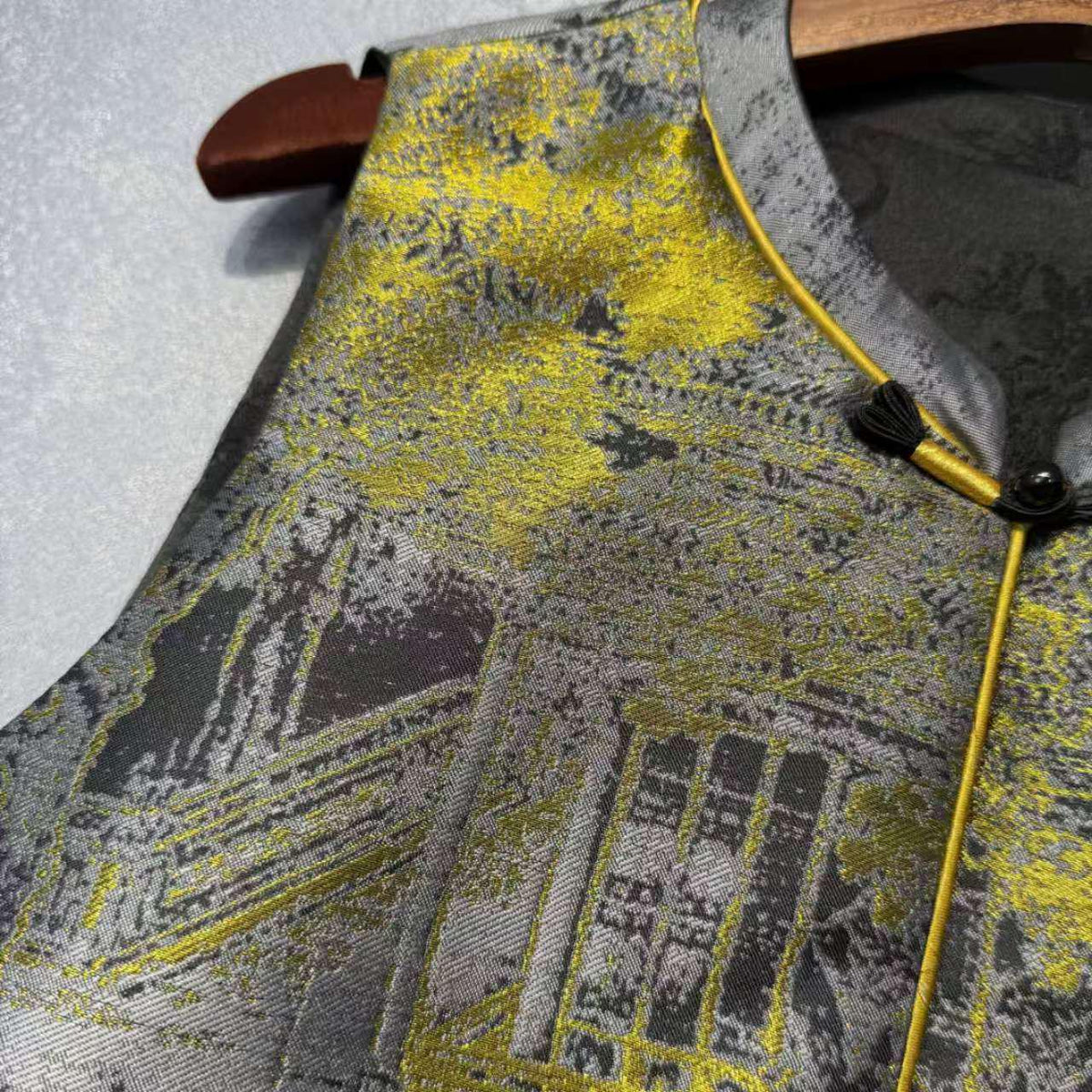 Women's Jacquard Silk Chinese Tang Jacket – additional product view