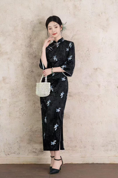 Women's Black Embroidered Velvet Qipao Cheongsam Dress – additional product view
