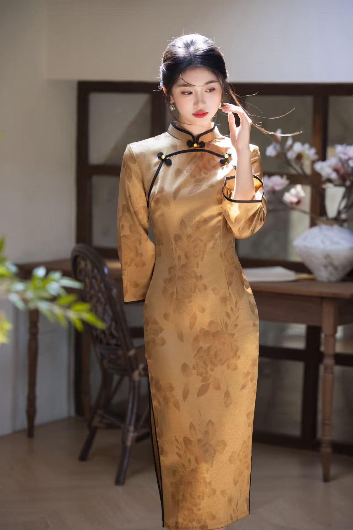 Women's Gold Vintage Velvet Qipao Cheongsam Dress – additional product view