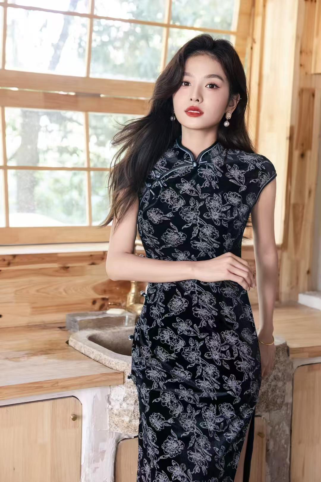 Women's Black Floral Velvet Qipao Cheongsam Dress – Long – additional product view