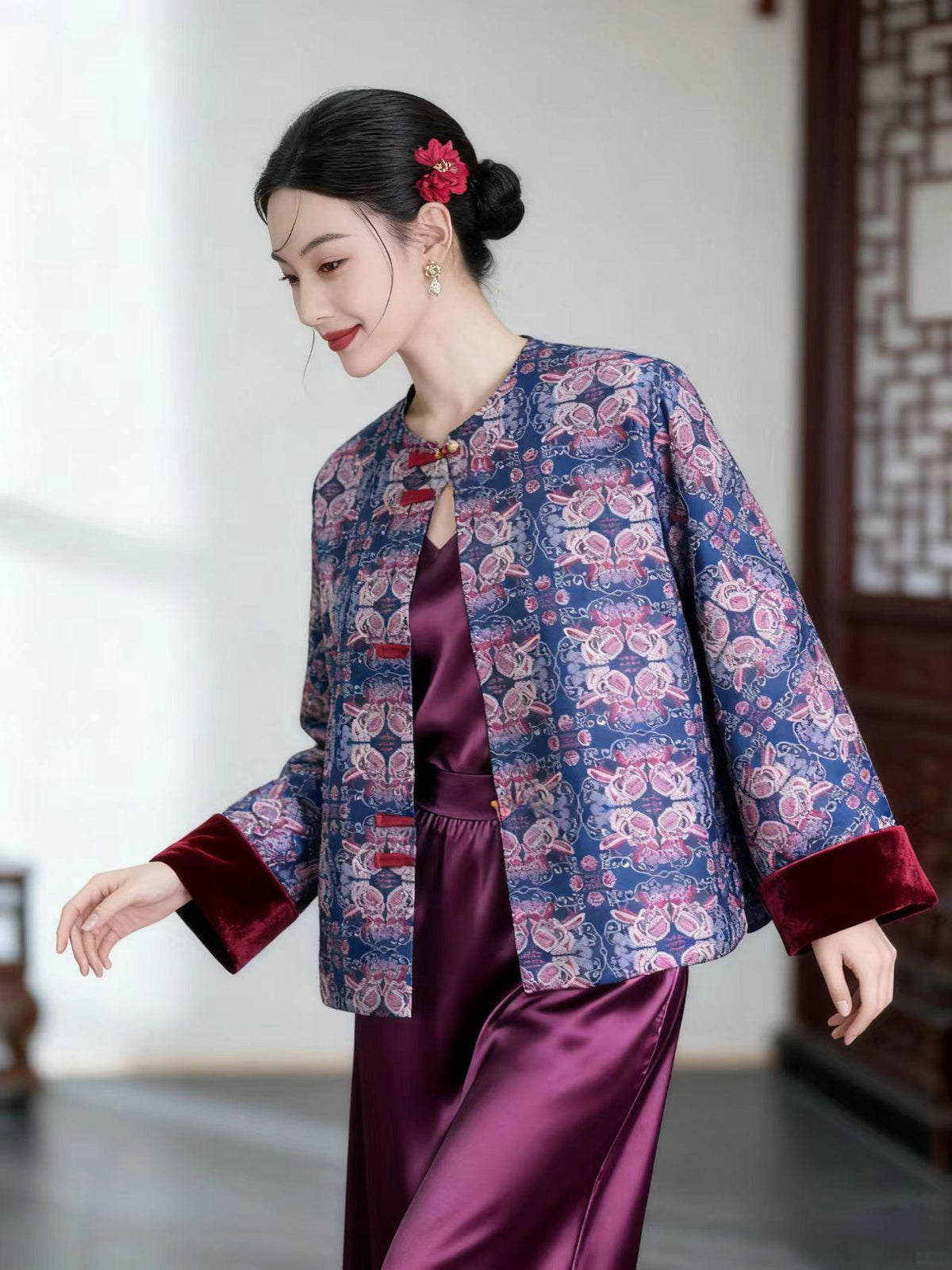 Women's Elegant Chinese Tang Jacket – Brocade Winter – additional product view