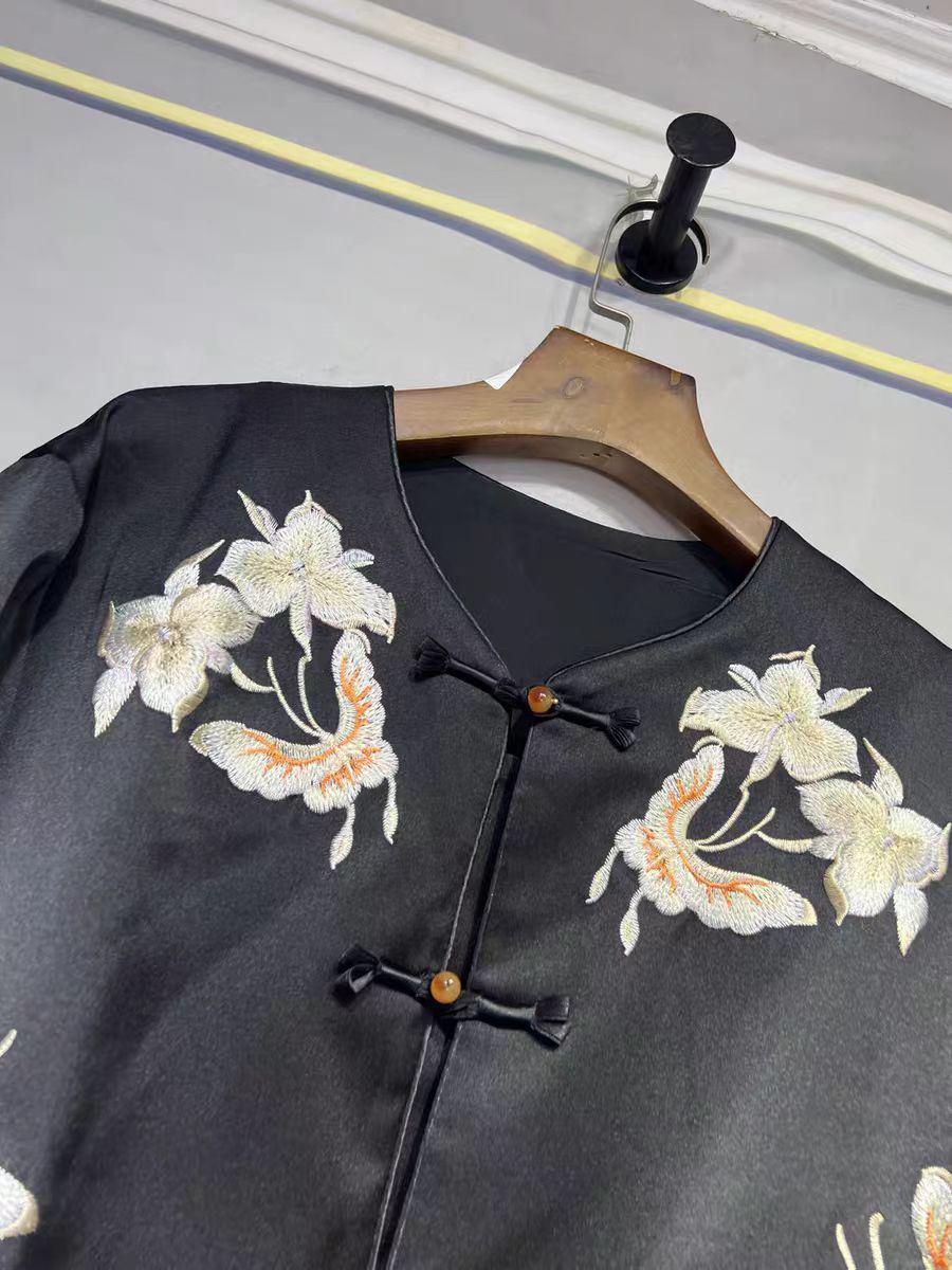 Women's Elegant Chinese Tang Jacket – Velvet – additional product view