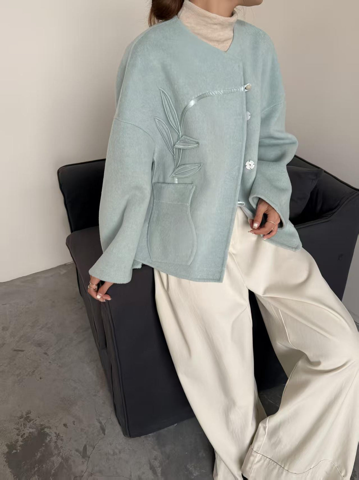 Women's Embroidered Chinese Tang Jacket – additional product view