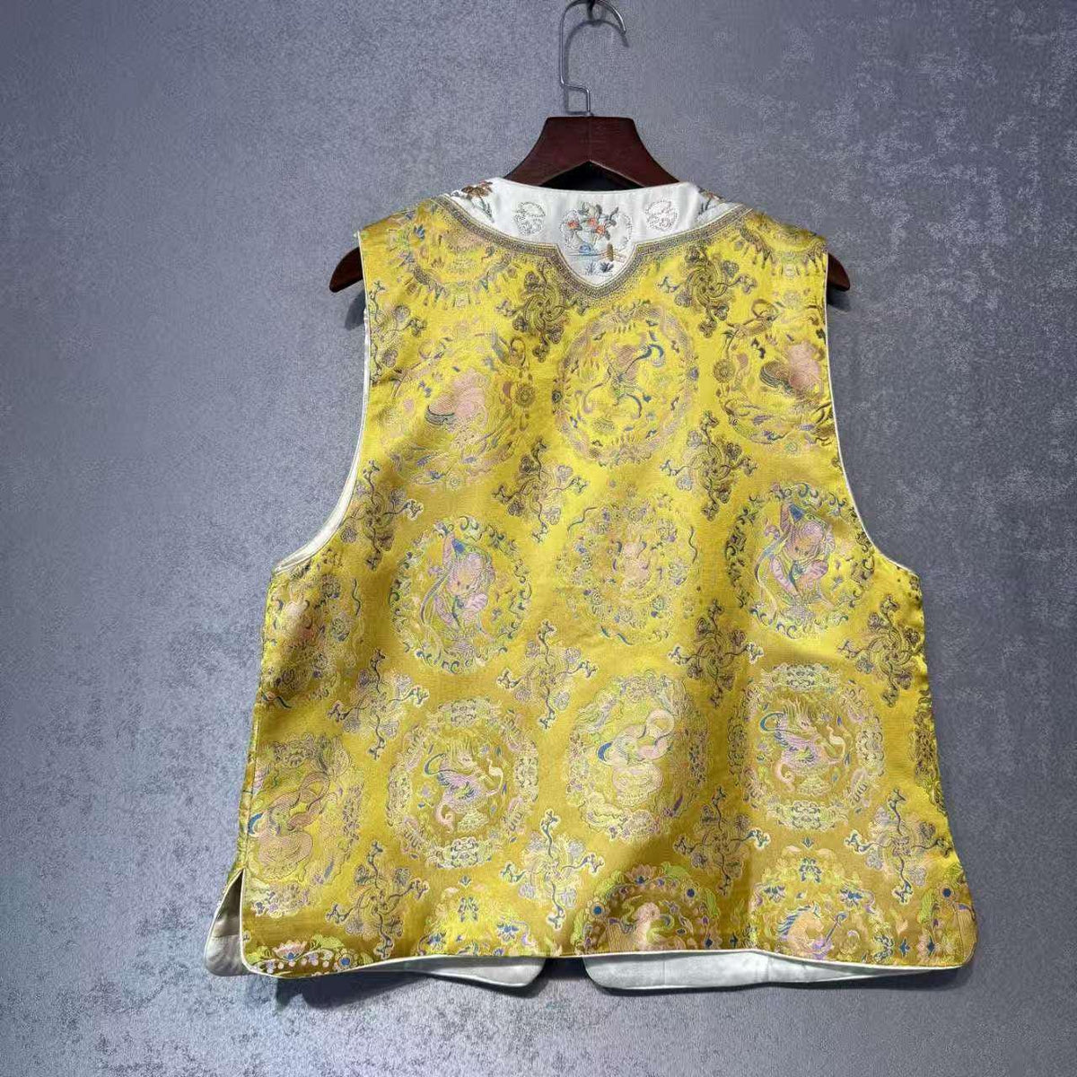 Women's Embroidered Silk Chinese Tang Jacket – additional product view