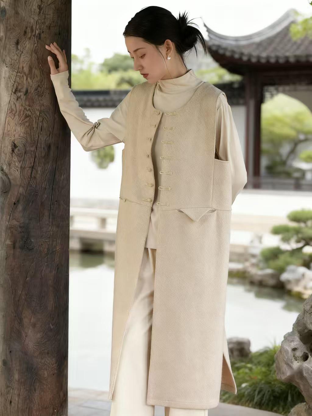 Women's Vintage Chinese Tang Jacket – Sleeveless Maxi – additional product view