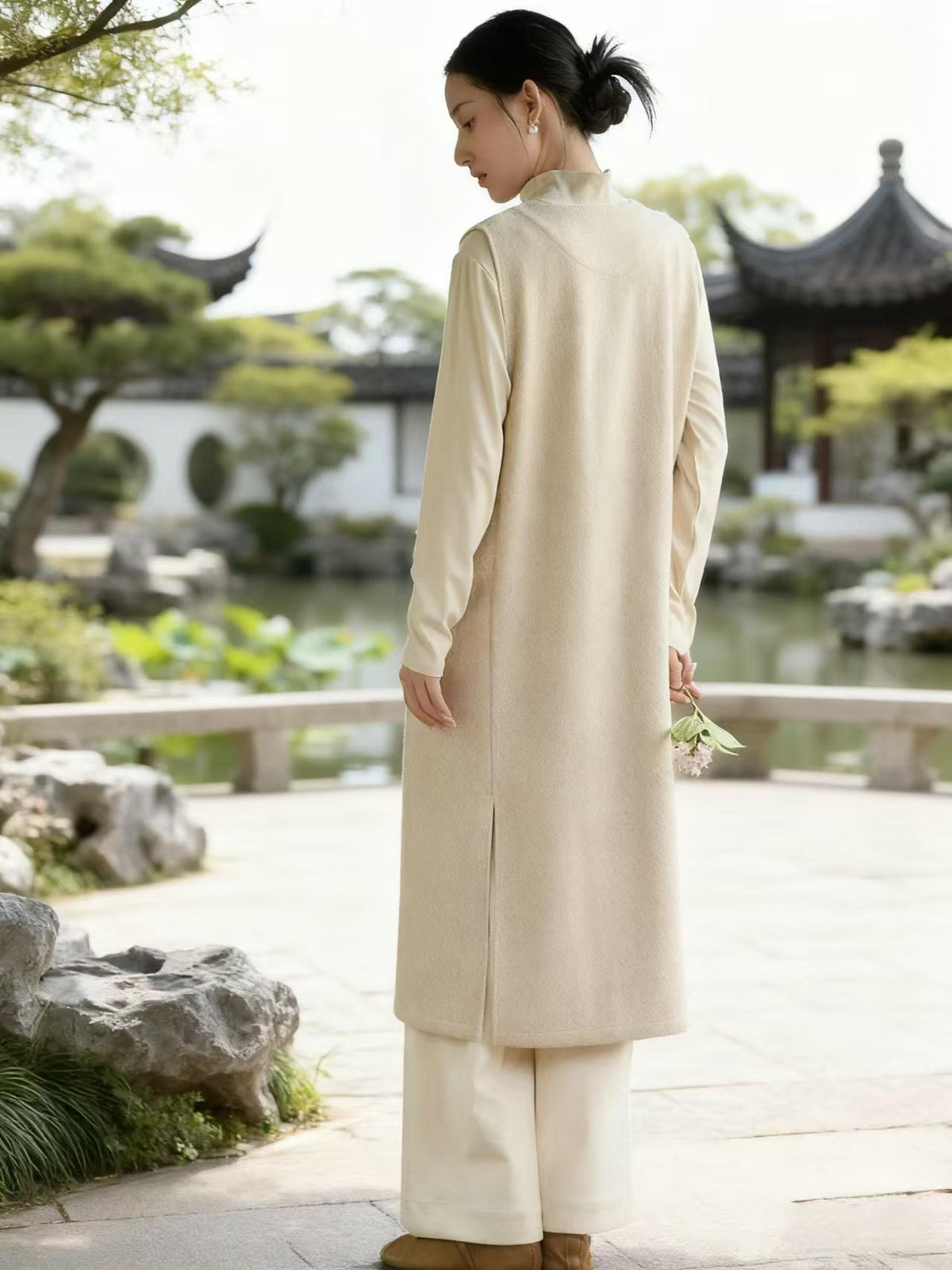 Women's Vintage Chinese Tang Jacket – Sleeveless Maxi – additional product view
