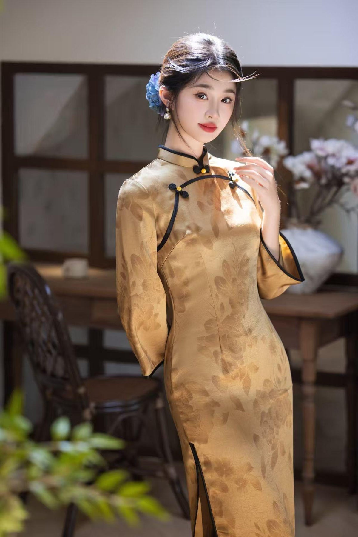 Women's Gold Vintage Velvet Qipao Cheongsam Dress – additional product view