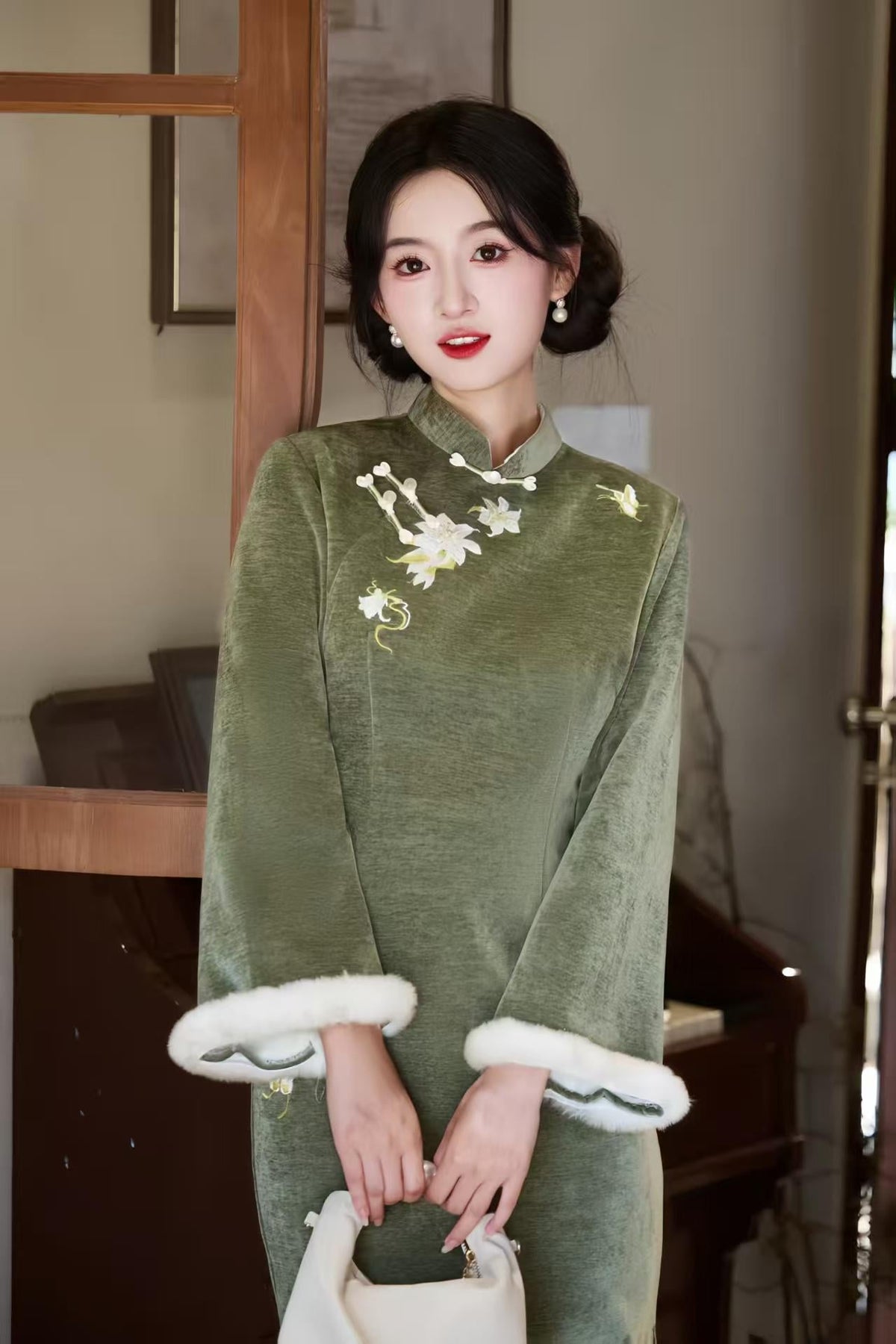 Women's Embroidered Qipao Cheongsam Dress – Chenille – additional product view