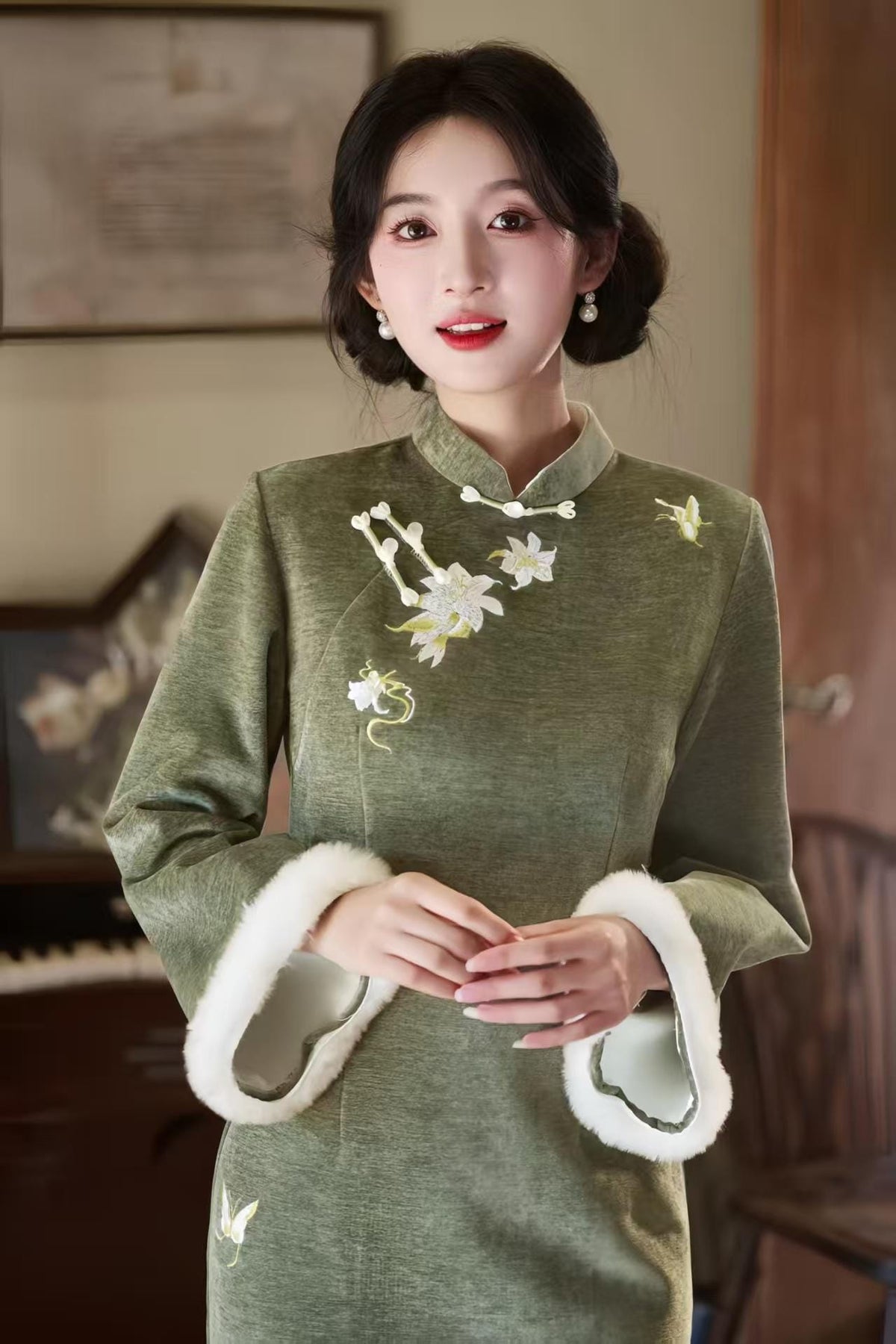 Women's Embroidered Qipao Cheongsam Dress – Chenille – additional product view