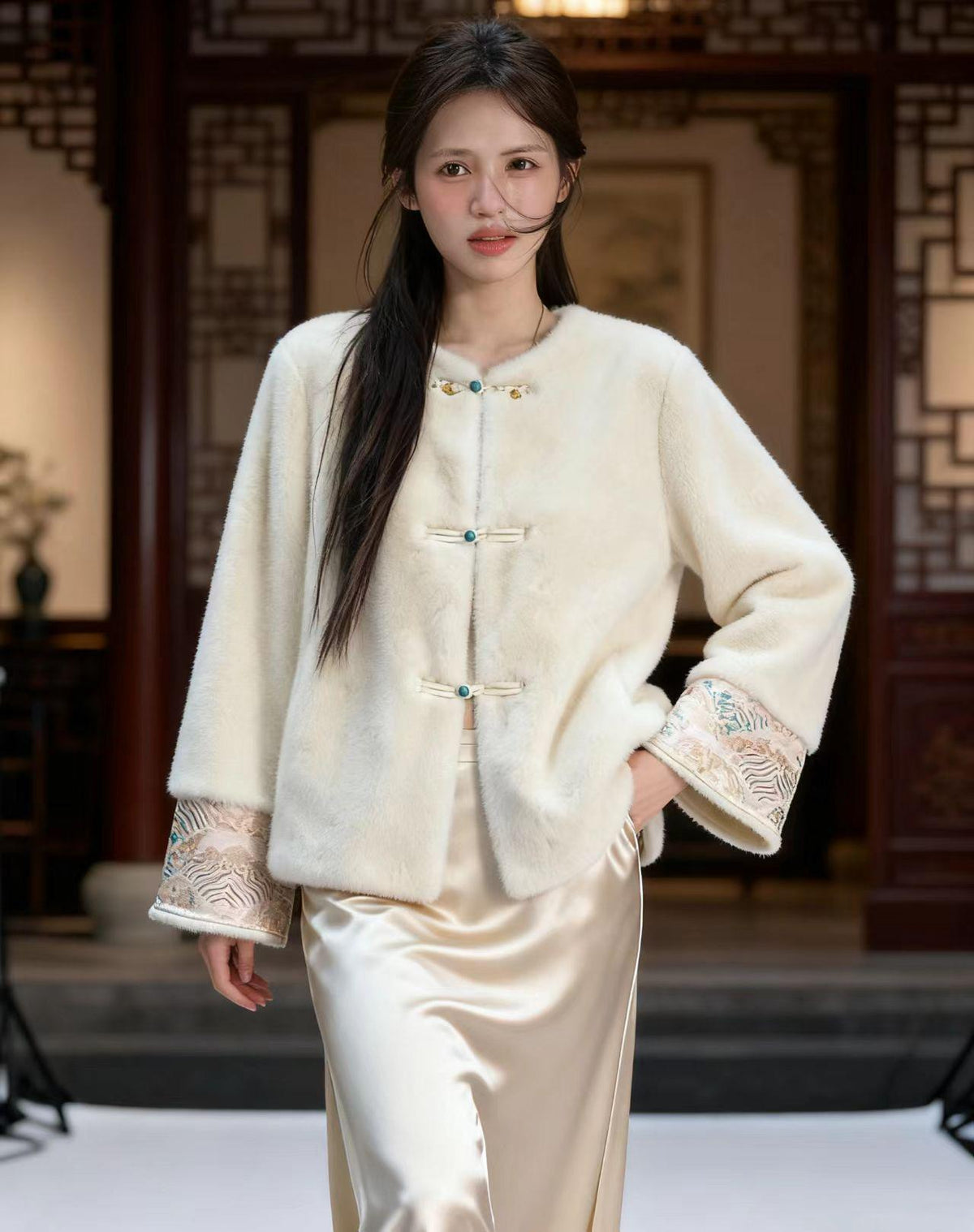 Women's Elegant Chinese Tang Jacket – Winter – additional product view