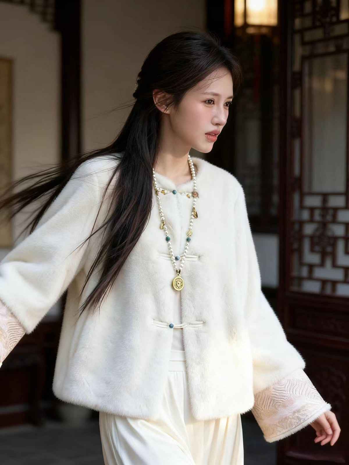 Women's Elegant Chinese Tang Jacket – Winter – additional product view