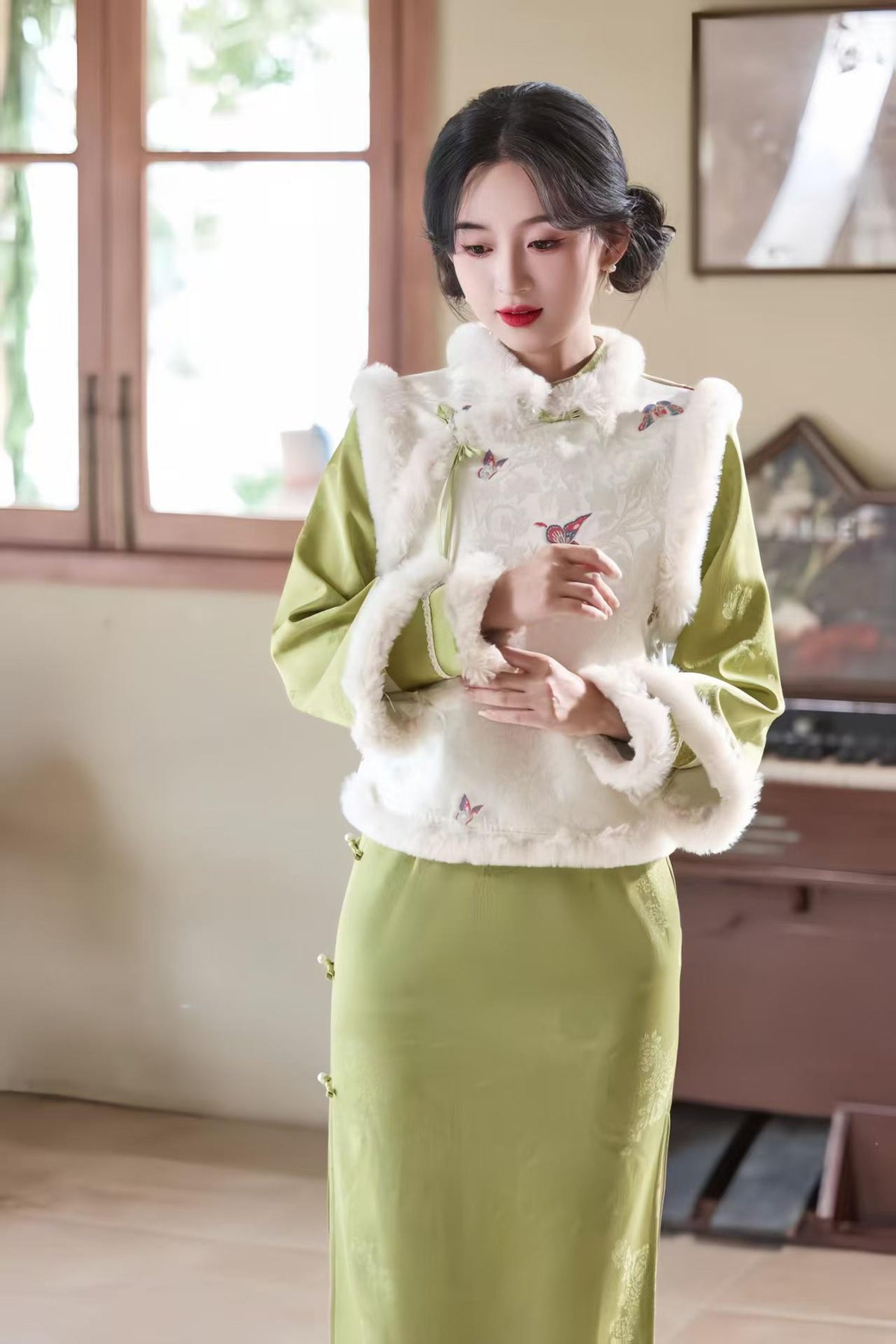 Women's Green Embroidered Qipao Cheongsam Dress – additional product view