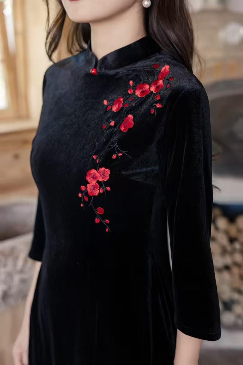 Women's Black Embroidered Velvet Qipao Cheongsam Dress – Fitted – additional product view