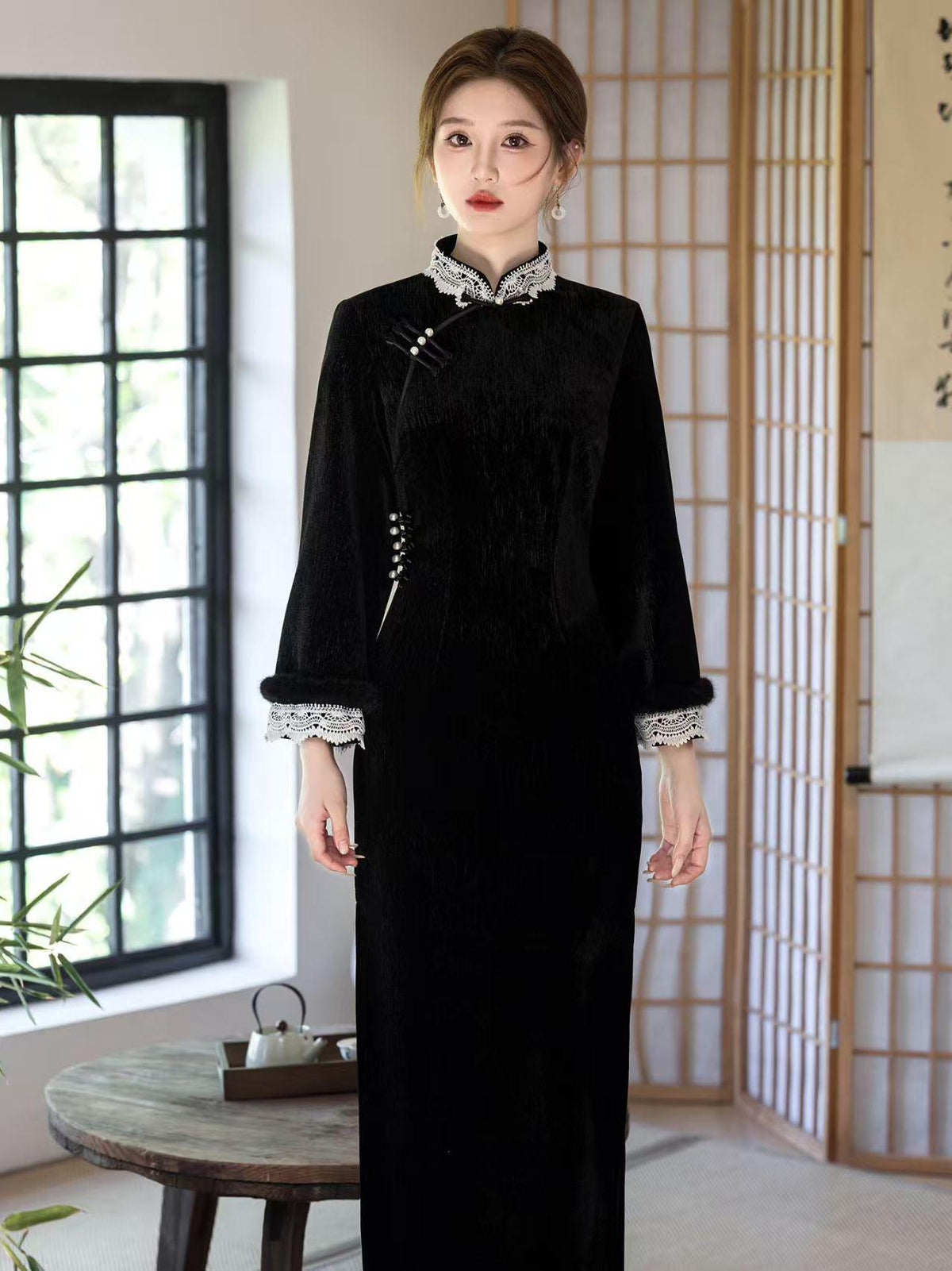 Women's Black Elegant Velvet Qipao Cheongsam Dress – Long Sleeve – additional product view