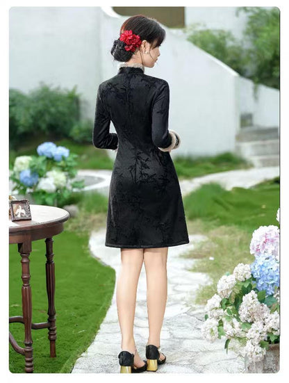 Women's Red Embroidered Qipao Cheongsam Dress – Chenille – additional product view