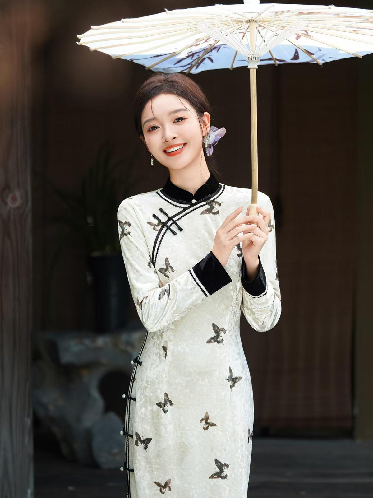 Women's White Vintage Velvet Qipao Cheongsam Dress – additional product view