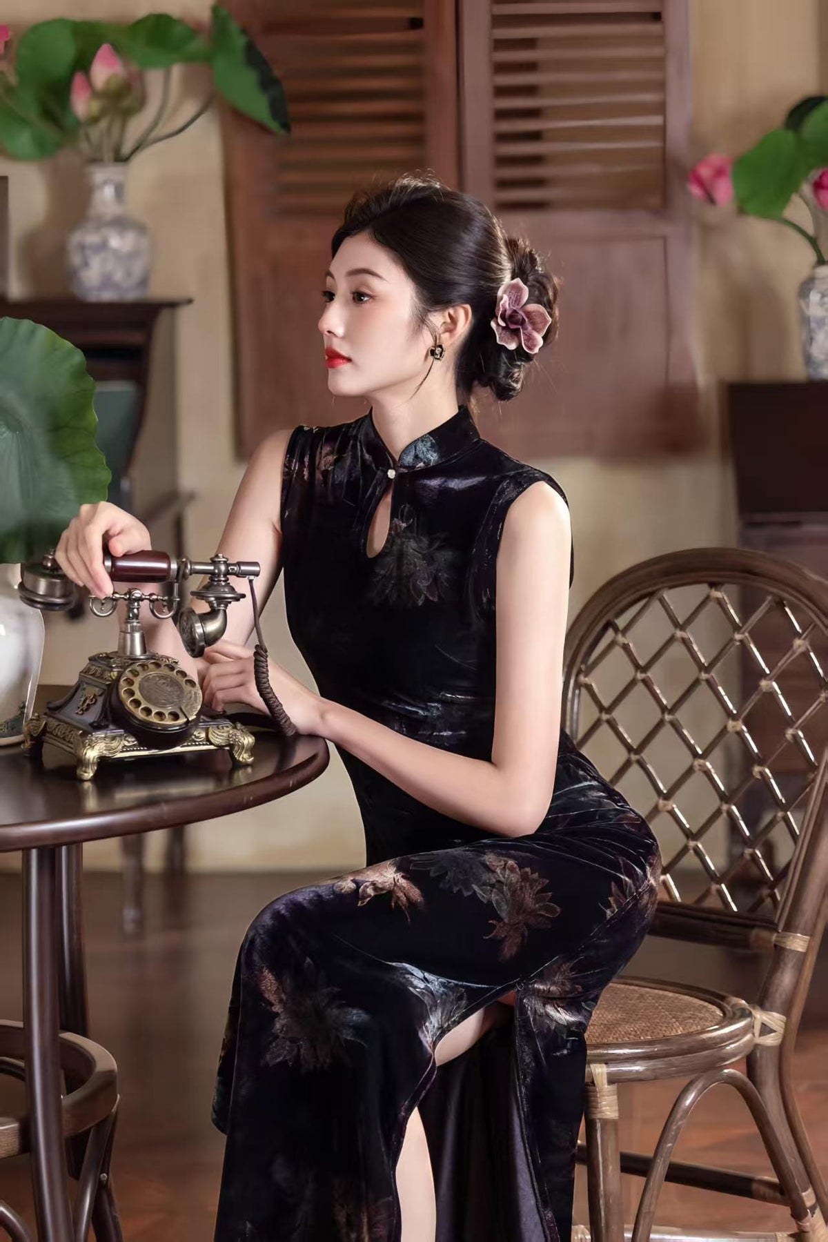 Modern Chinese Velvet Qipao Dress – additional product view