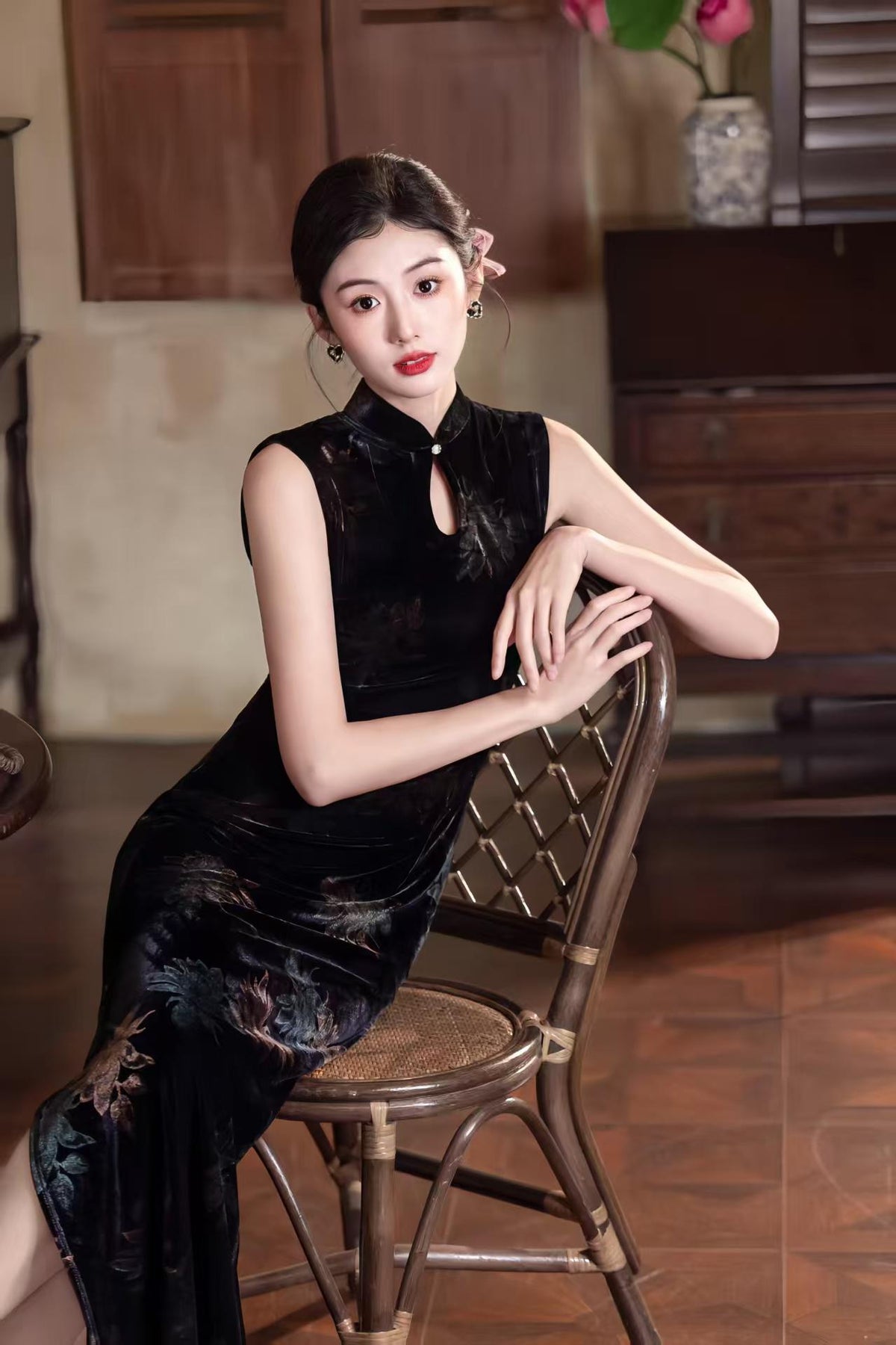 Modern Chinese Velvet Qipao Dress – additional product view