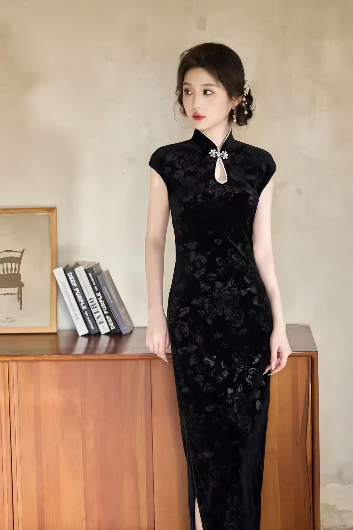 Women's Black Elegant Velvet Qipao Cheongsam Dress – Maxi Fitted – additional product view
