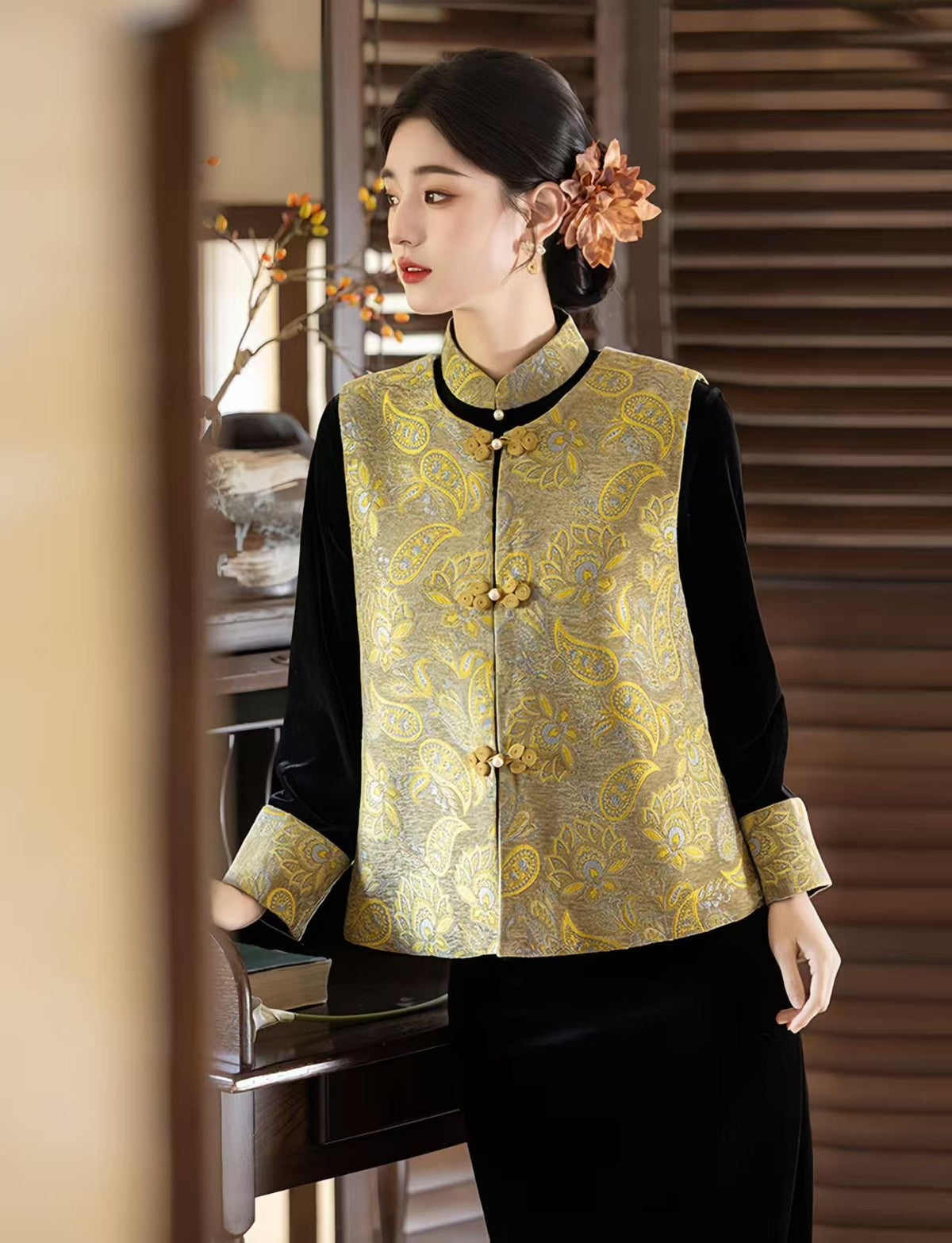 Women's Black Elegant Velvet Modern Chinese Two-Piece Set – additional product view