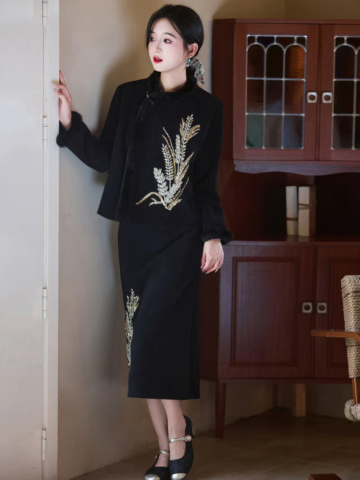 Women's Elegant Velvet Modern Chinese Two-Piece Set