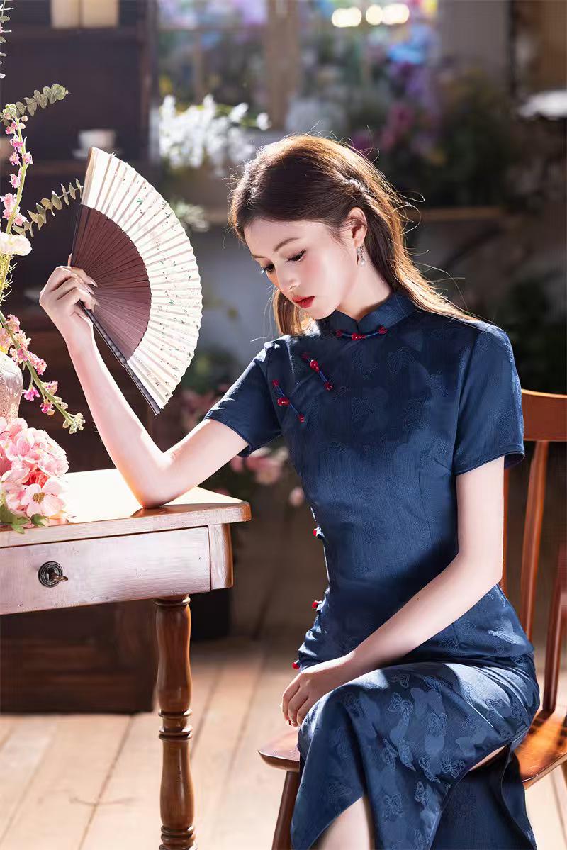 Women's Blue Elegant Qipao Cheongsam Dress – Long Fitted – additional product view