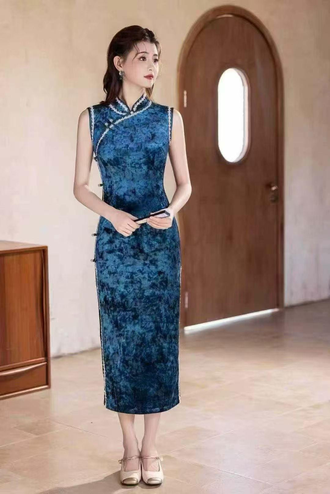Women's Blue Elegant Velvet Qipao Cheongsam Dress – additional product view
