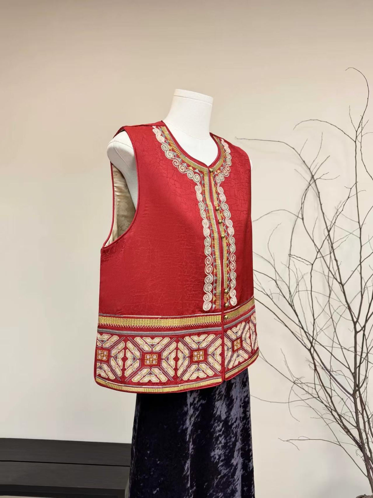 Embroidered Vintage Chinese Style Vest – additional product view
