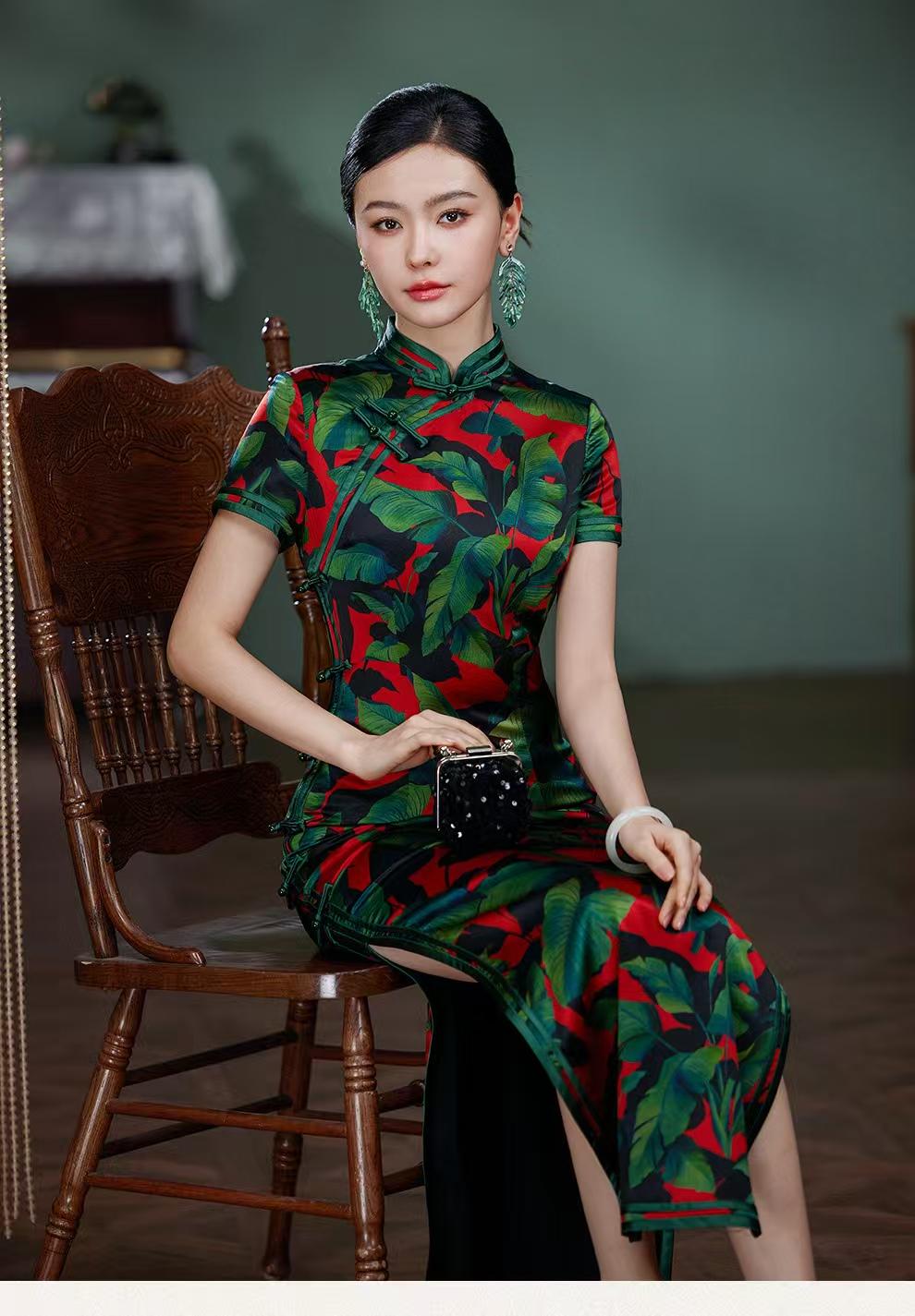 Women's Green Elegant Silk Qipao Cheongsam Dress