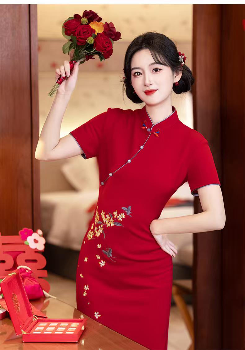 Women's Red Embroidered Qipao Cheongsam Dress – Fitted – additional product view