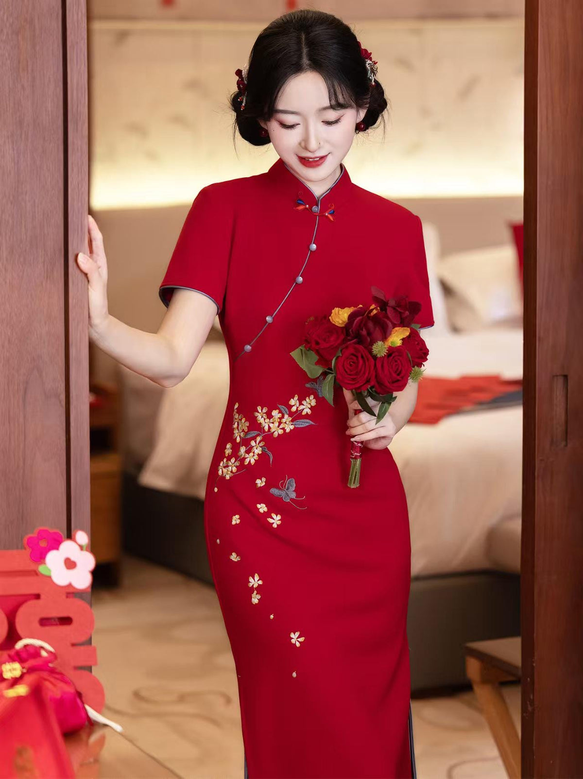 Women's Red Embroidered Qipao Cheongsam Dress – Fitted