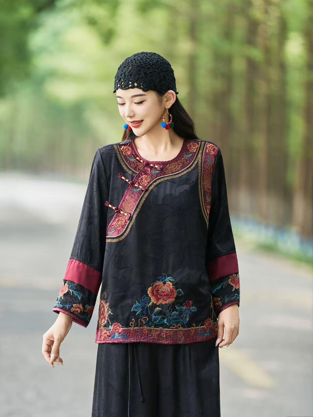 Women's Embroidered Chinese Style Blouse – additional product view