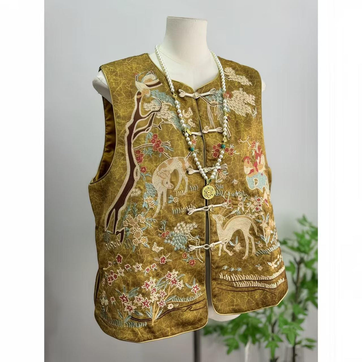 Embroidered Vintage Chinese Style Vest – Velvet