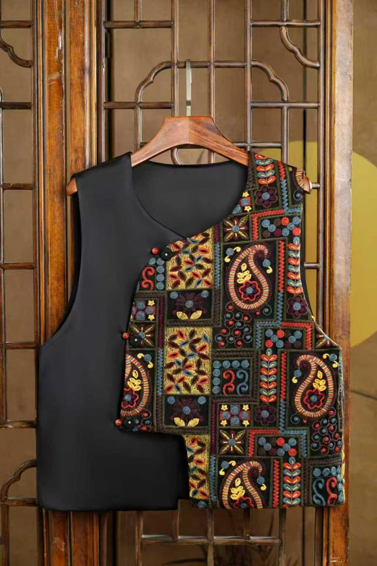 Women's Embroidered Chinese Tang Jacket – Sleeveless – additional product view