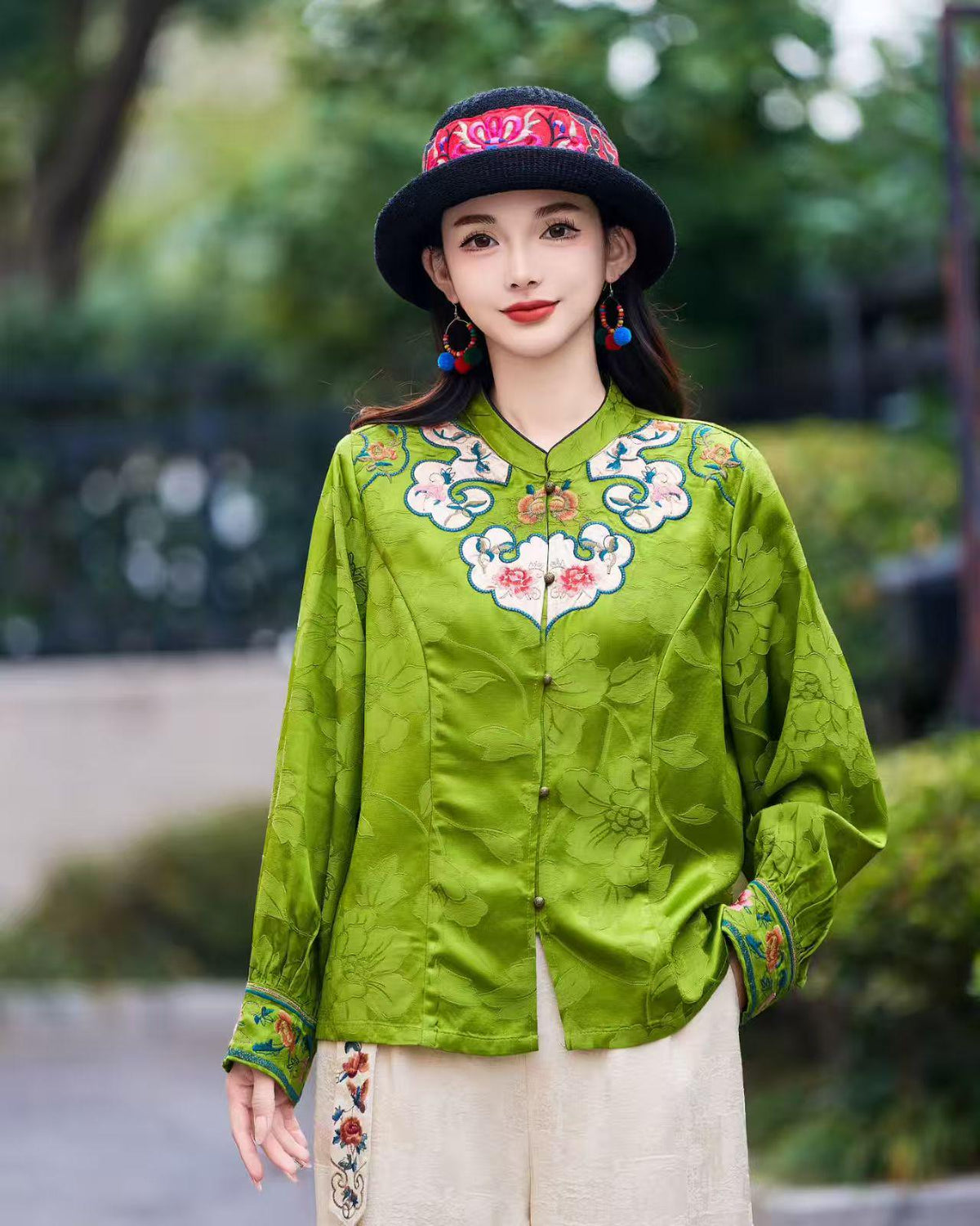 Women's Embroidered Vintage Chinese Style Blouse – additional product view