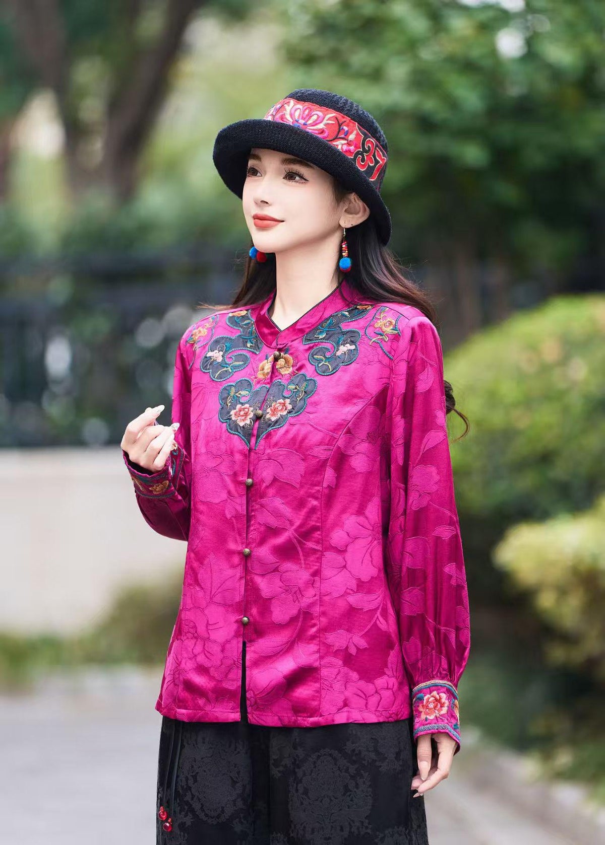 Women's Embroidered Vintage Chinese Style Blouse – additional product view