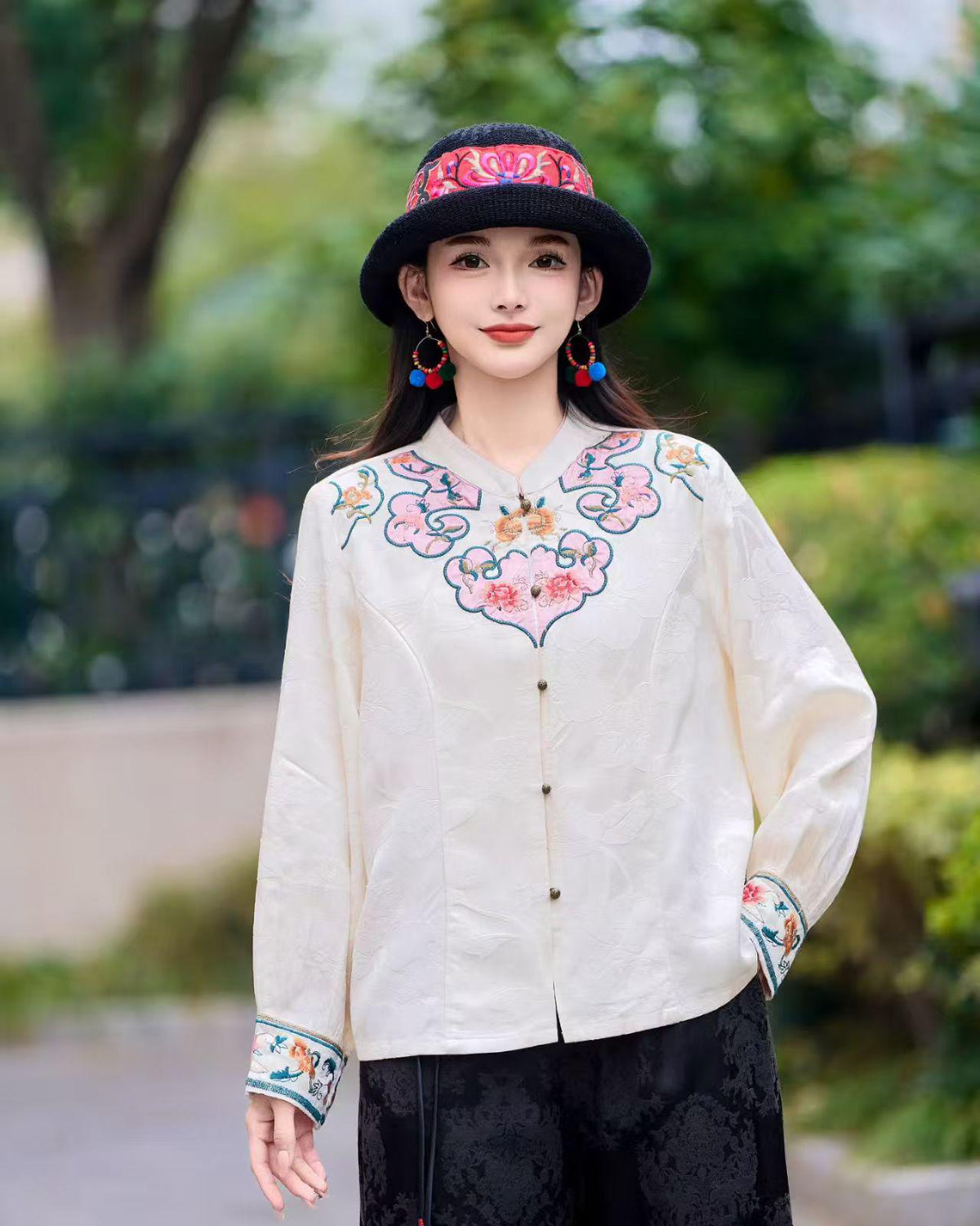Women's Embroidered Vintage Chinese Style Blouse – additional product view