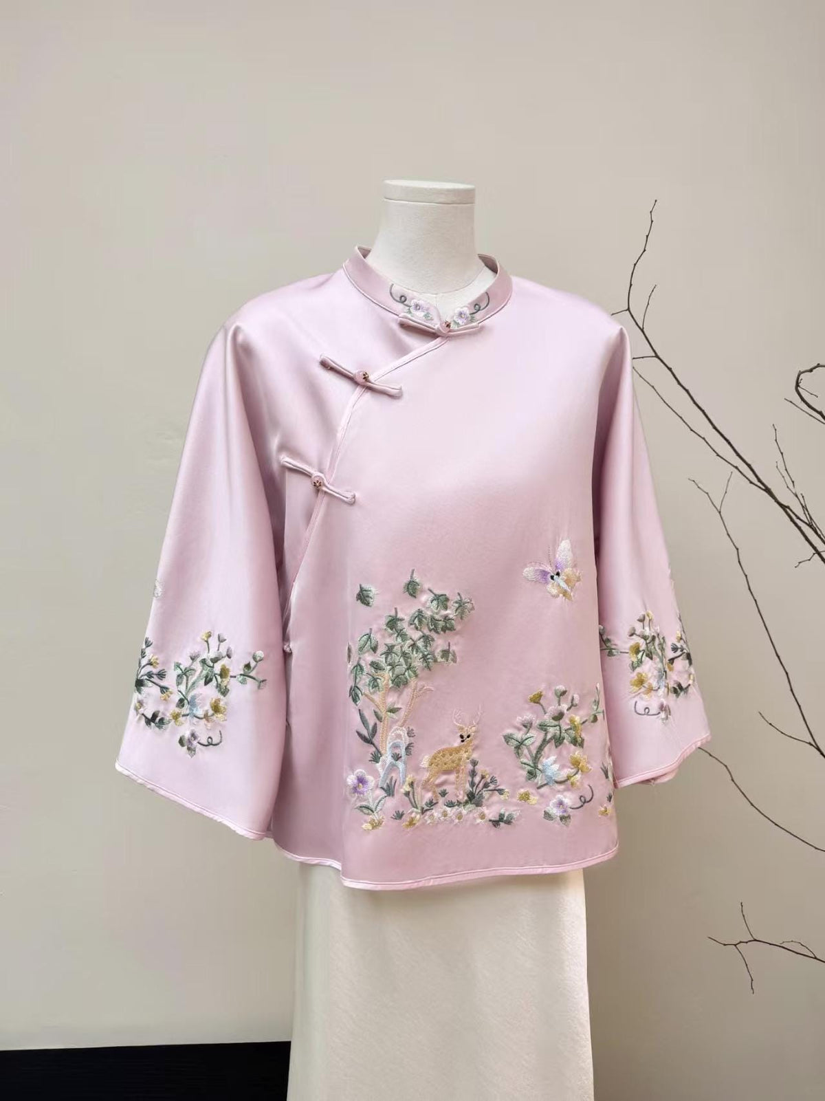 Women's Embroidered Chinese Style Blouse – Deer – additional product view