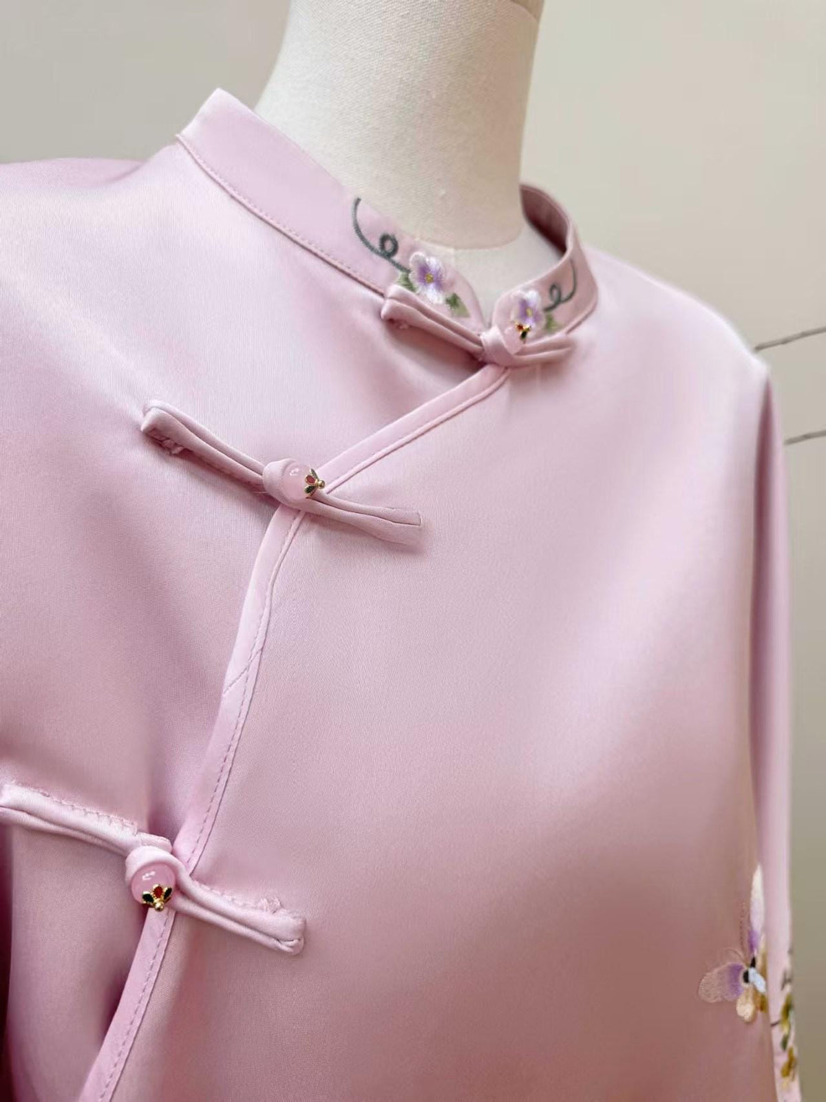 Women's Embroidered Chinese Style Blouse – Deer – additional product view